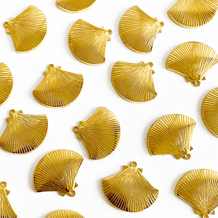 DIJE ✦ OSTRA DE MAR BAÑO DE ORO