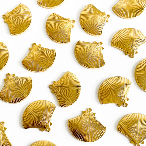 DIJE ✦ OSTRA DE MAR BAÑO DE ORO