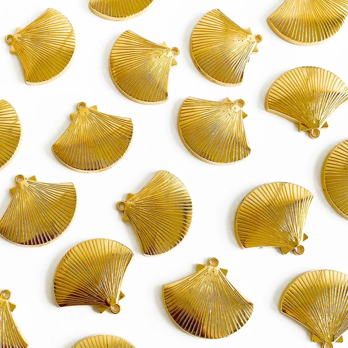 DIJE ✦ OSTRA DE MAR BAÑO DE ORO 1