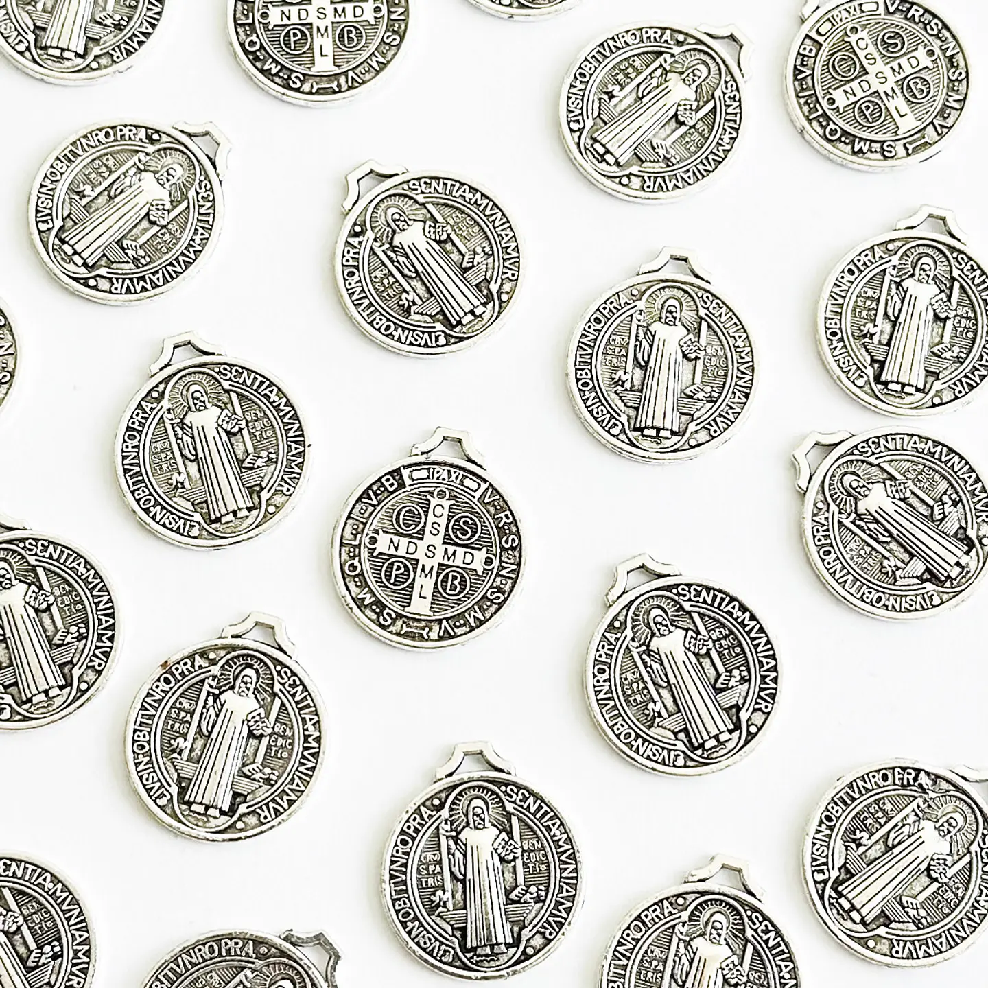 MEDALLA ✦ SAN BENITO ZAMAK 1