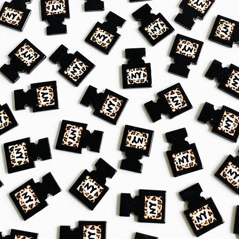 PIN ✦ PERFUME ACRÍLICO