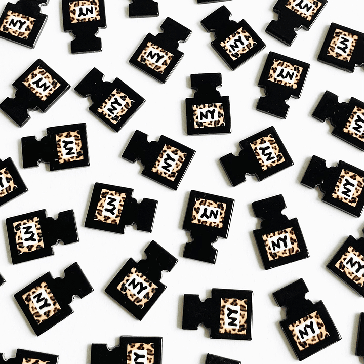 PIN ✦ PERFUME ACRÍLICO 1