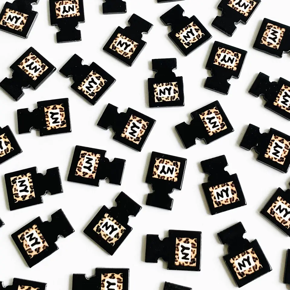 PIN ✦ PERFUME ACRÍLICO 1
