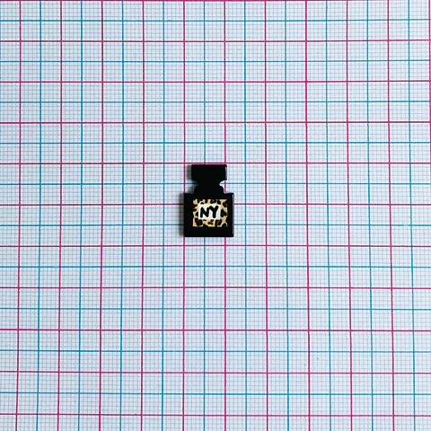 PIN ✦ PERFUME ACRÍLICO