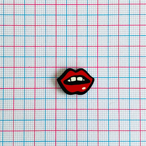 PIN ✦ LABIOS ACRILICO