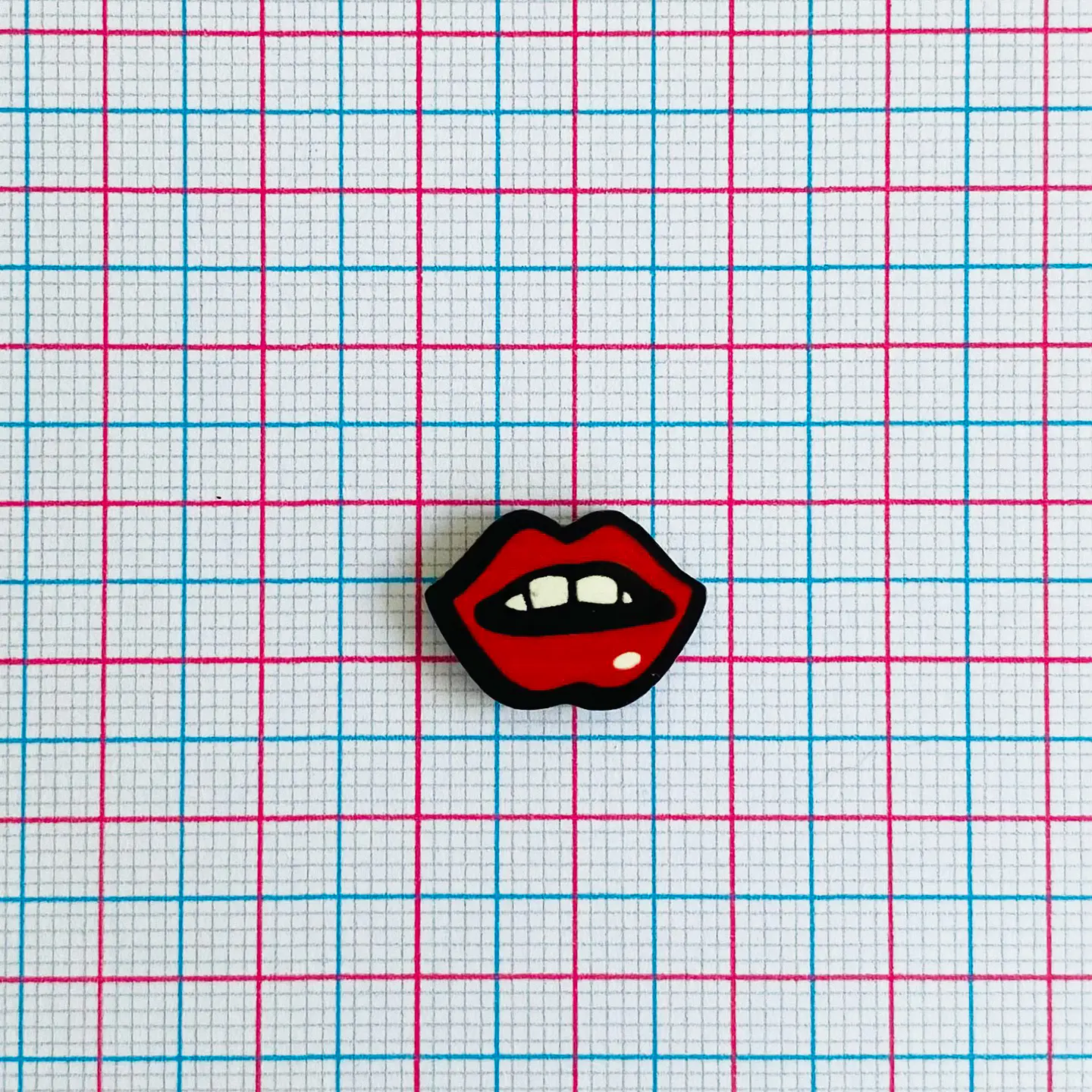 PIN ✦ LABIOS ACRILICO 2