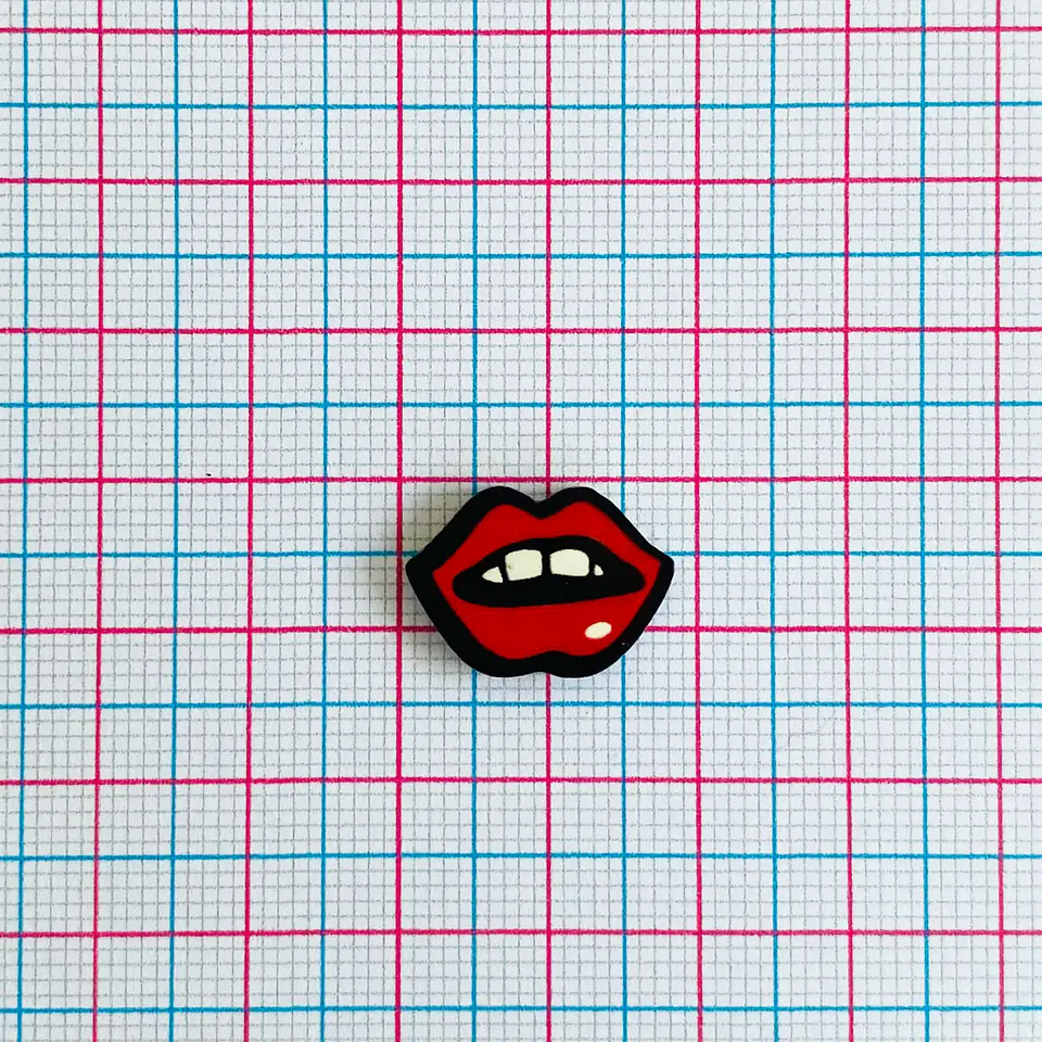 PIN ✦ LABIOS ACRILICO 2