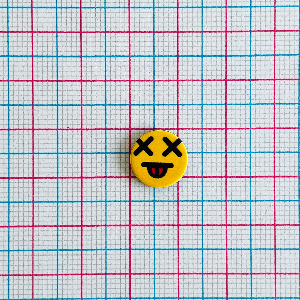 PIN ✦ CARITA DEAD ACRILICA 2