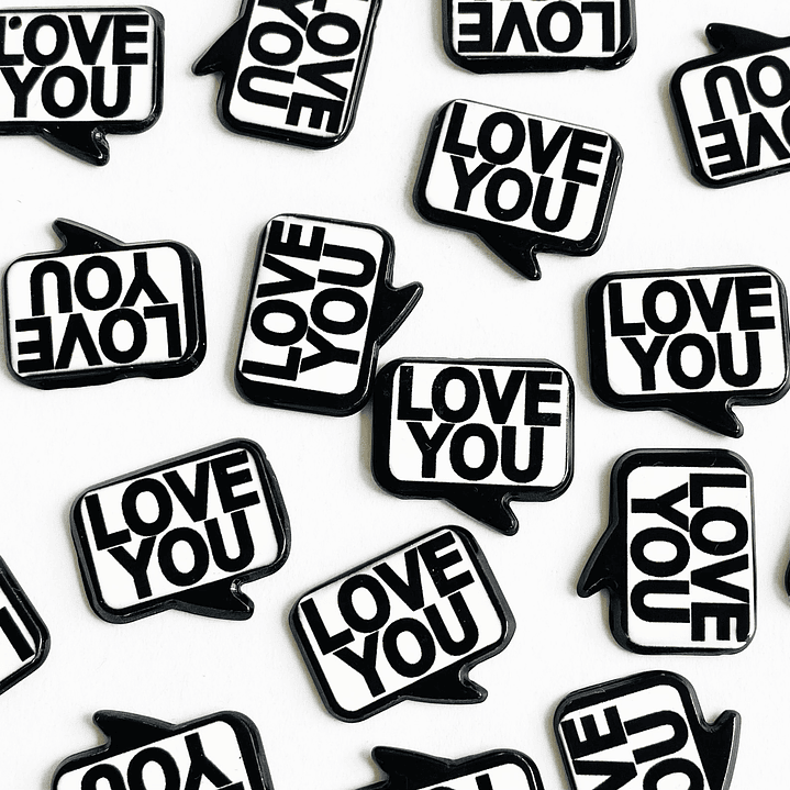 PIN ✦ LOVE YOU ACRILICO 1