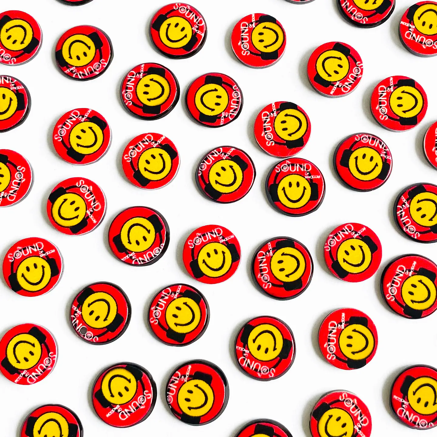 PIN ✦ CARITA FELIZ ACRILICO 1