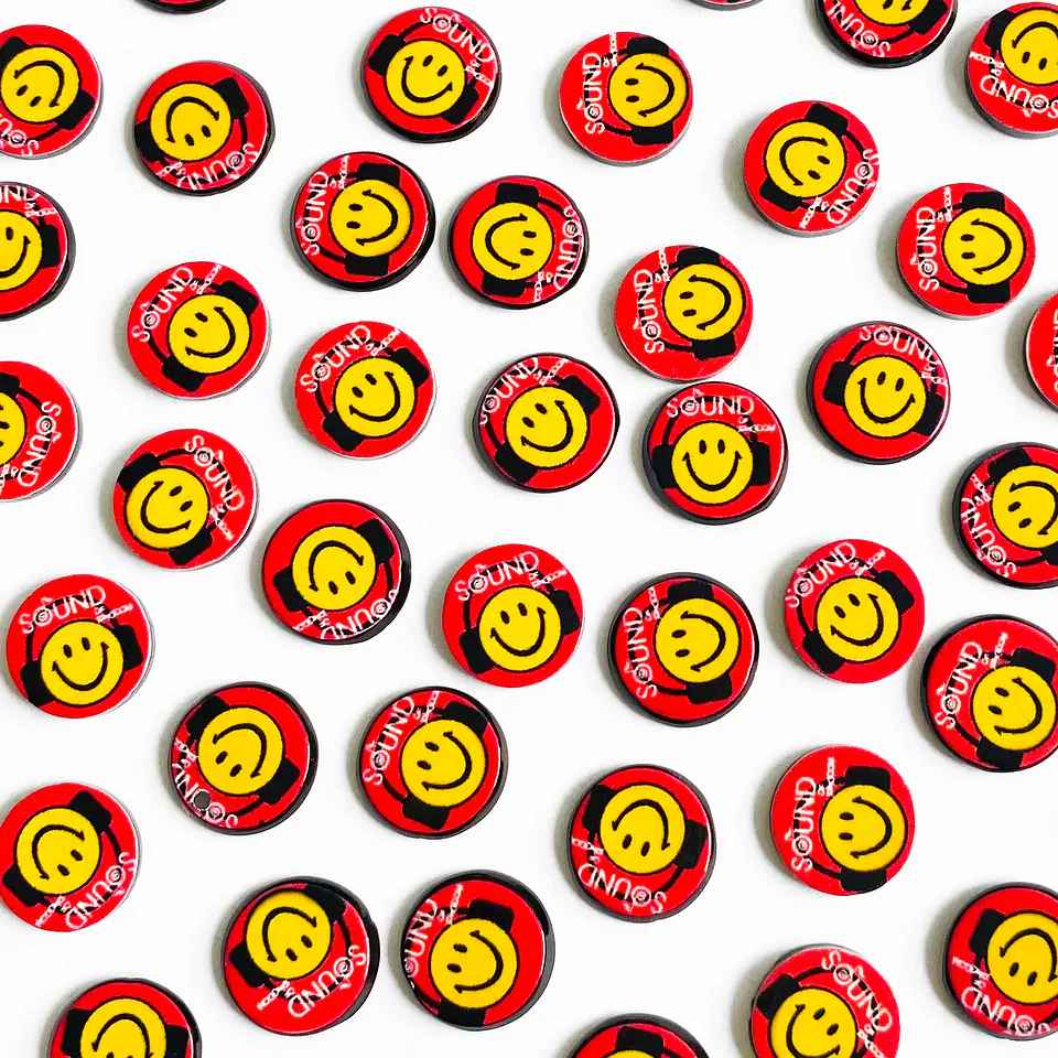 PIN ✦ CARITA FELIZ ACRILICO 1