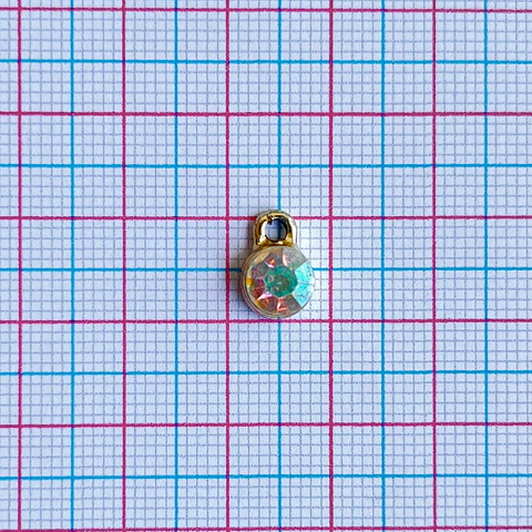 DIJE ✦ PIEDRA BOREAL EN FANTASÍA