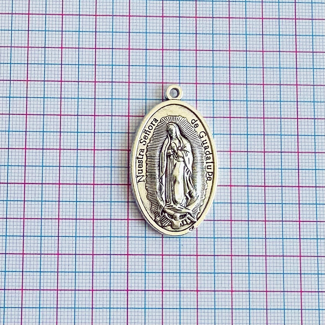 MEDALLA ✦ VIRGEN DE GUADALUPE / DIVINO NIÑO ZAMAK 2