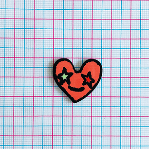 PIN ✦ CORAZÓN ACRÍLICO