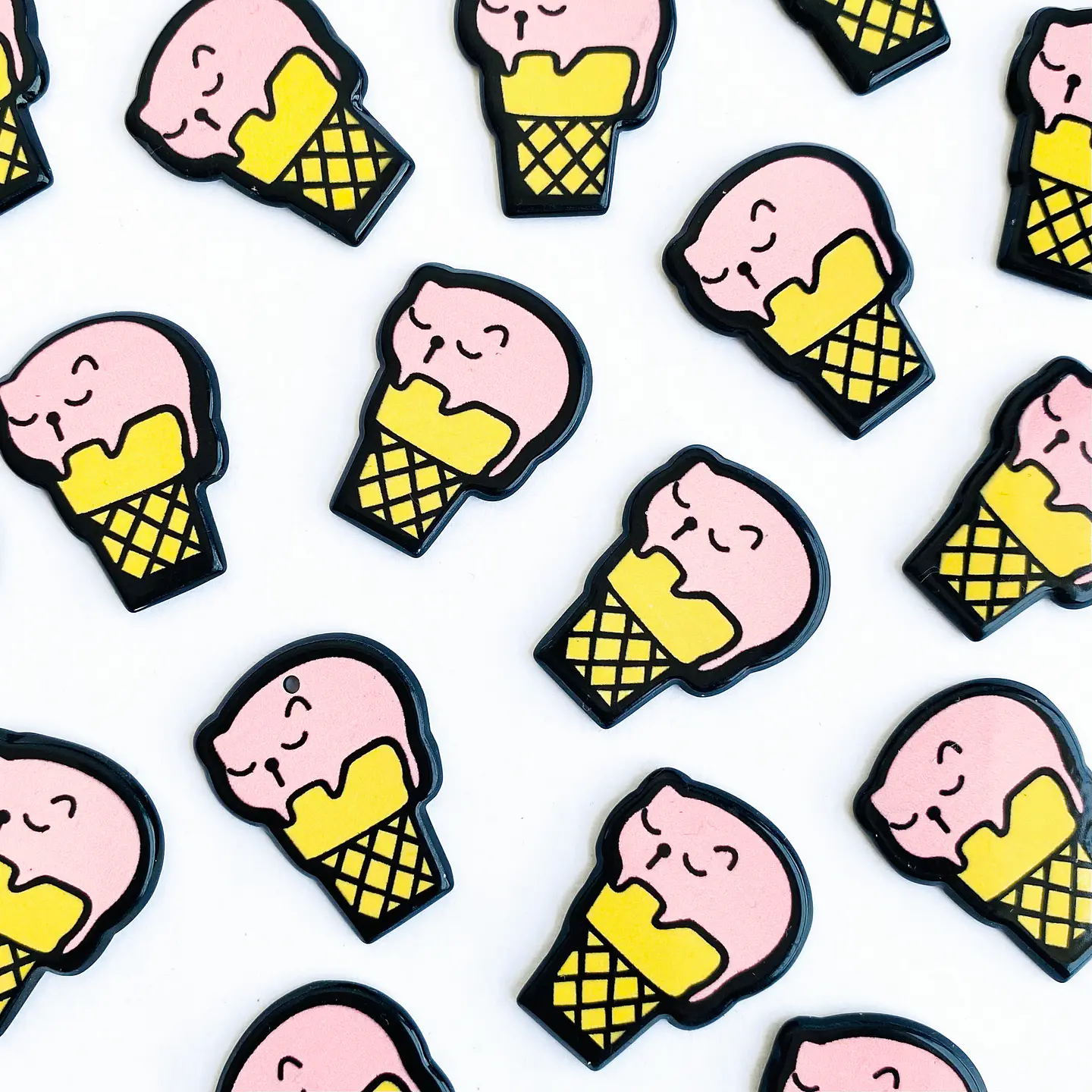 PIN ✦ HELADO ACRÍLICO 1