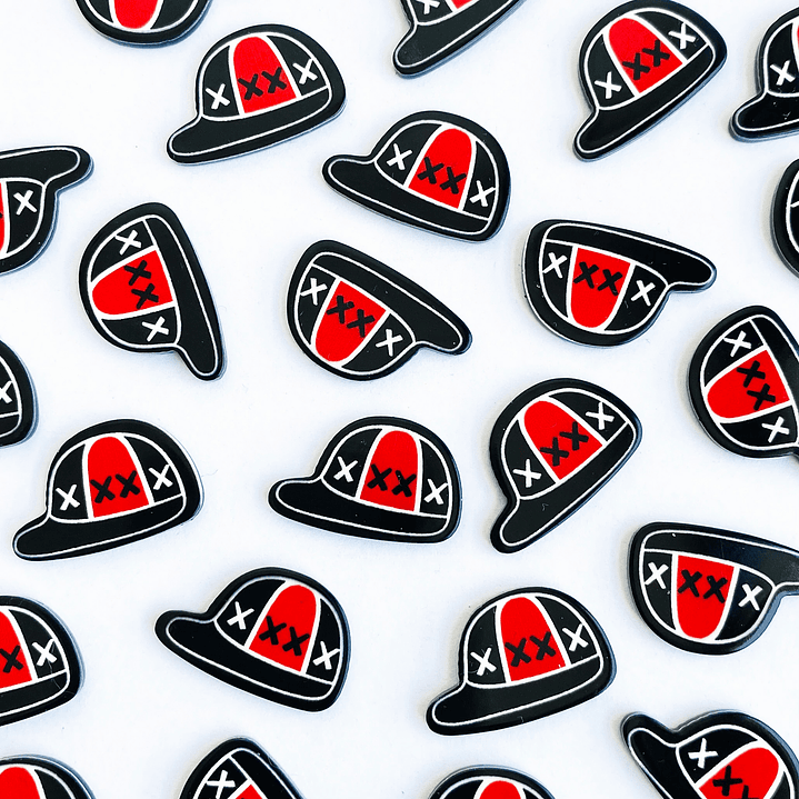 PIN ✦ GORRA ACRÍLICA 1