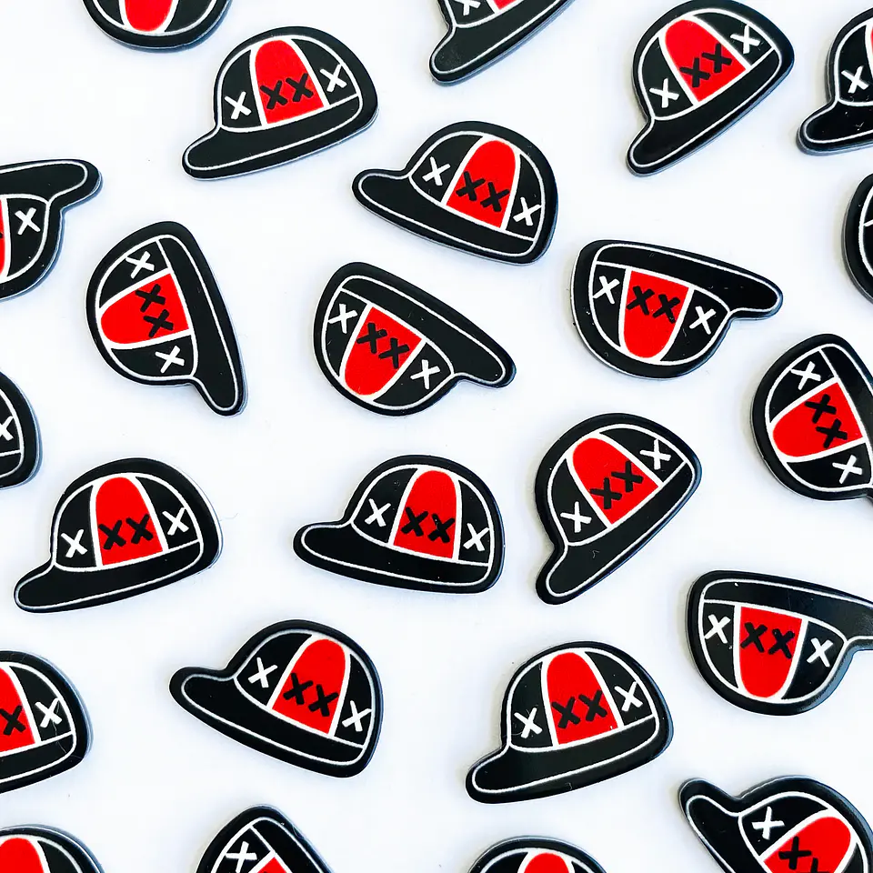 PIN ✦ GORRA ACRÍLICA 1