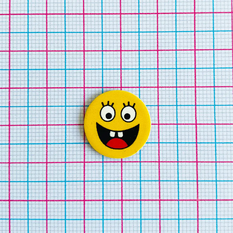 PIN ✦ CARITA SONRIENTE ACRILICA 2
