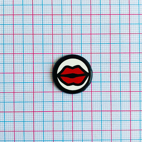 PIN ✦ LABIOS ACRILICO