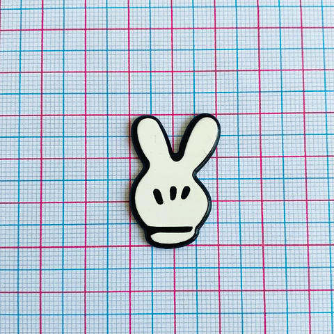 PIN ✦ MANO ACRILICO