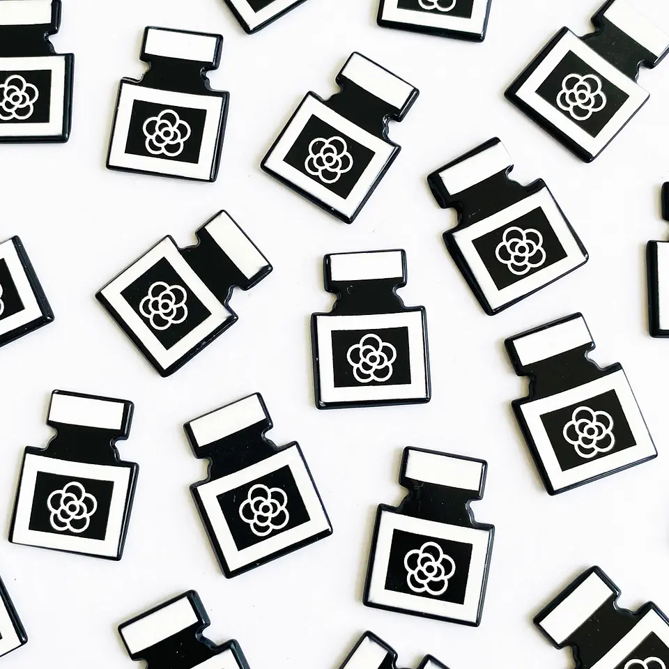 PIN ✦ PERFUME ACRILICO 1