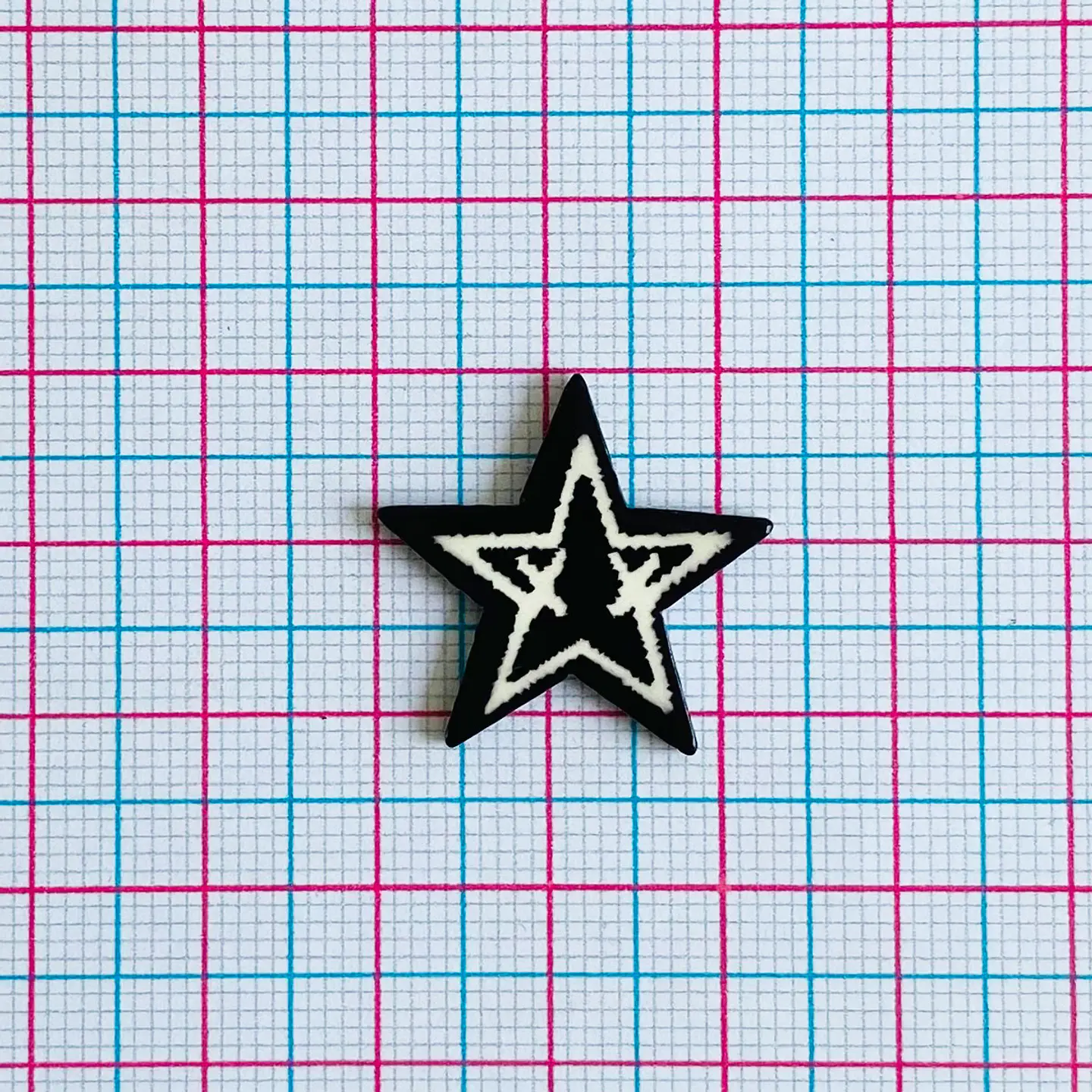PIN ✦ ESTRELLA ACRILICA 2