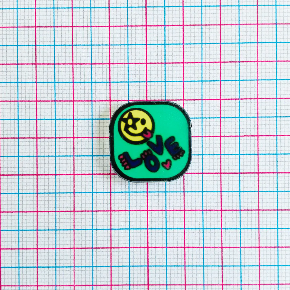 PIN ✦ PLACA LOVE ACRILICO (ELIGE TU COLOR FAVORITO) 2