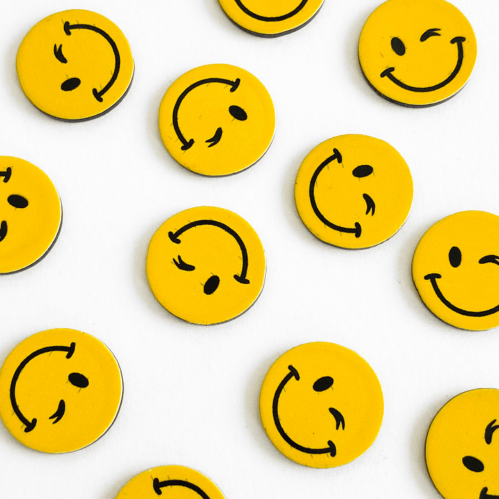 PIN ✦ CARITA GUIÑO ACRILICO 1