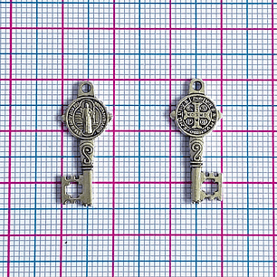 DIJE ✦ LLAVE SAN BENITO ZAMAK