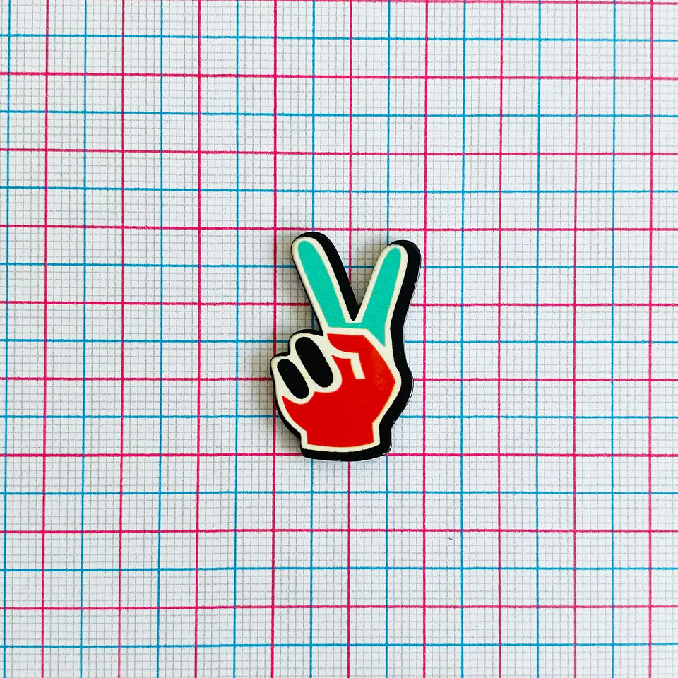 PIN ✦ MANO ACRILICO 2