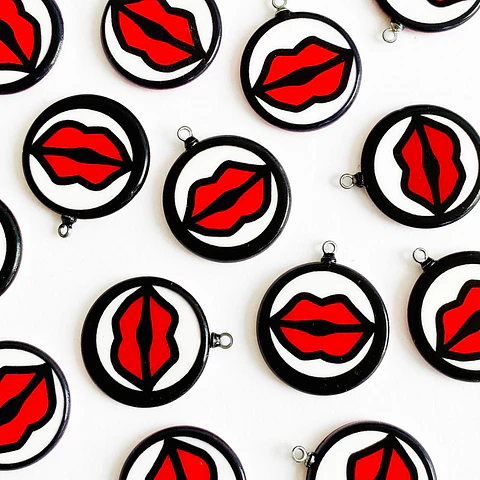 PIN ✦ LABIOS ACRILICO