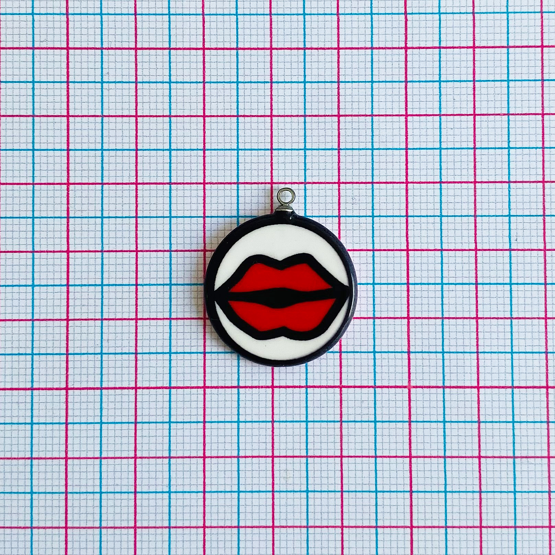 PIN ✦ LABIOS ACRILICO 2