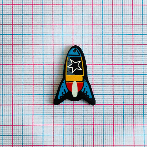 PIN ✦ COHETE ACRILICO