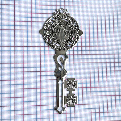 DIJE ✦ LLAVE SAN BENITO ZAMAK