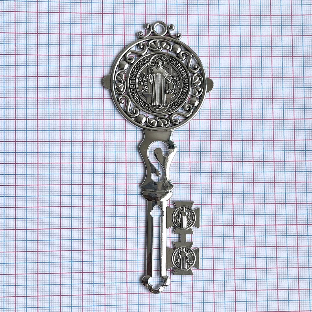 DIJE ✦ LLAVE SAN BENITO ZAMAK 2