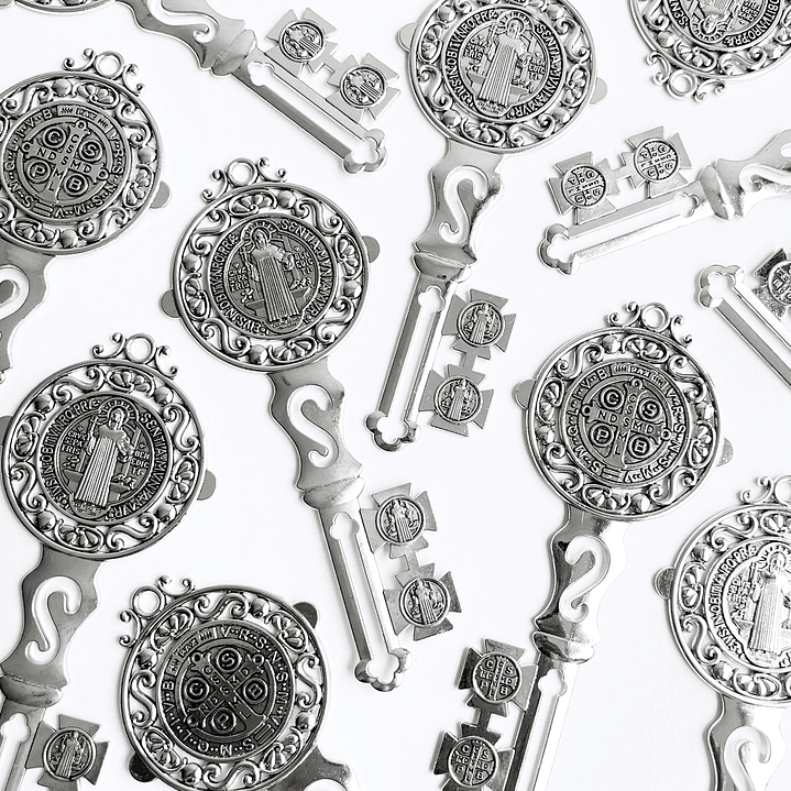 DIJE ✦ LLAVE SAN BENITO ZAMAK 1