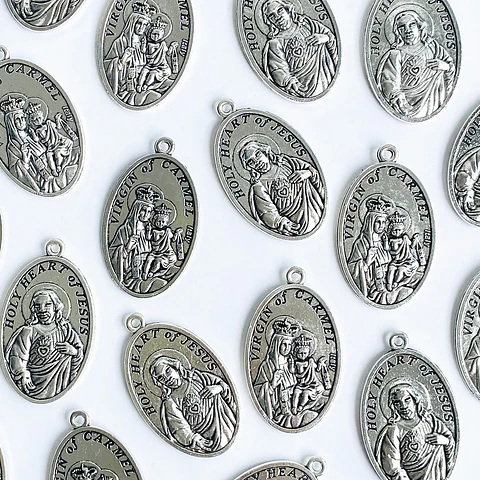 MEDALLA ✦ VIRGEN DEL CARMEN / SAGRADO CORAZÓN ZAMAK