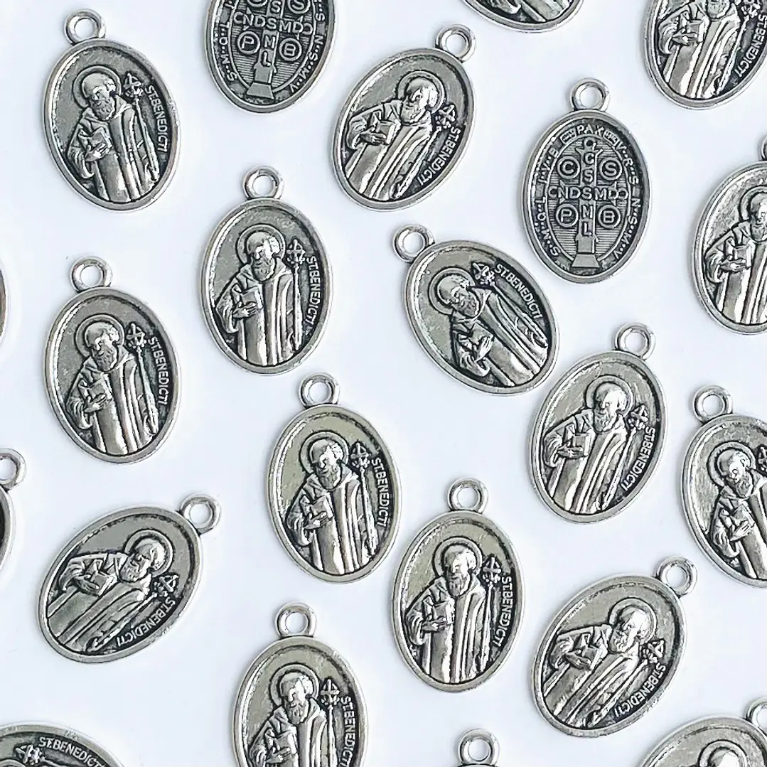 MEDALLA ✦ SAN BENITO ZAMAK 1