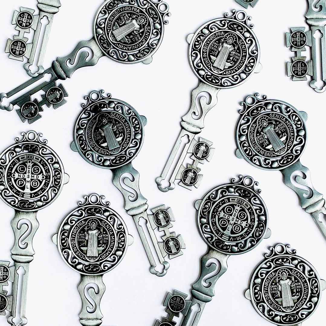 DIJE ✦ LLAVE SAN BENITO ZAMAK 1