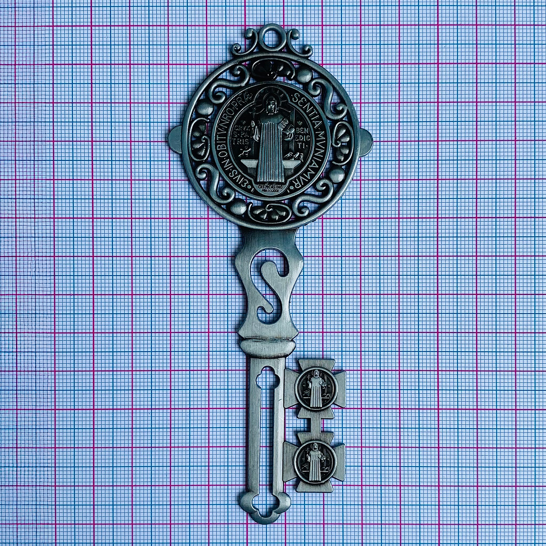 DIJE ✦ LLAVE SAN BENITO ZAMAK 2