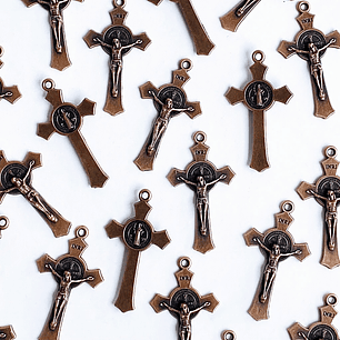 DIJE ✦ CRISTO / SAN BENITO EN ZAMAK