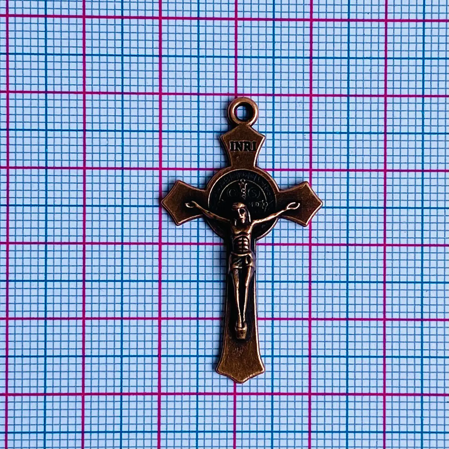 DIJE ✦ CRISTO / SAN BENITO EN ZAMAK 2