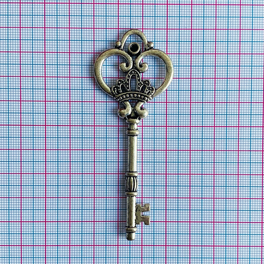 DIJE ✦ LLAVE EN ZAMAK 2