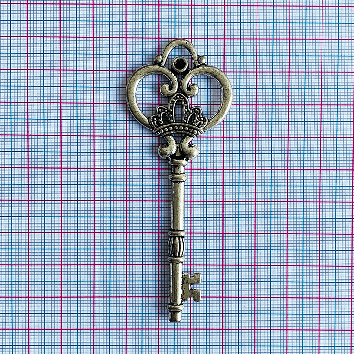 DIJE ✦ LLAVE EN ZAMAK 2