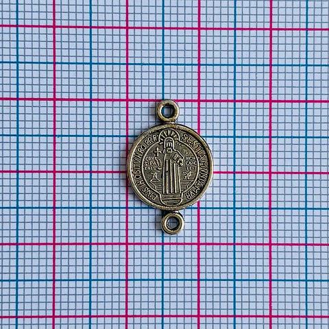 MEDALLA ✦ SAN BENITO EN ZAMAK