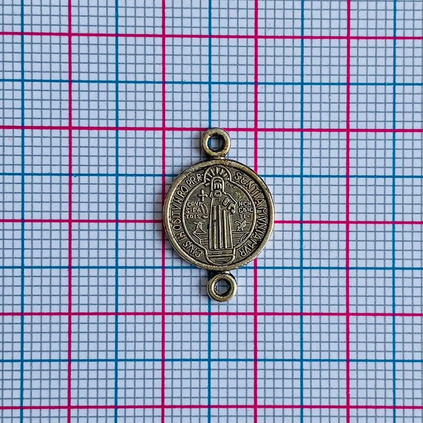 MEDALLA ✦ SAN BENITO EN ZAMAK 2