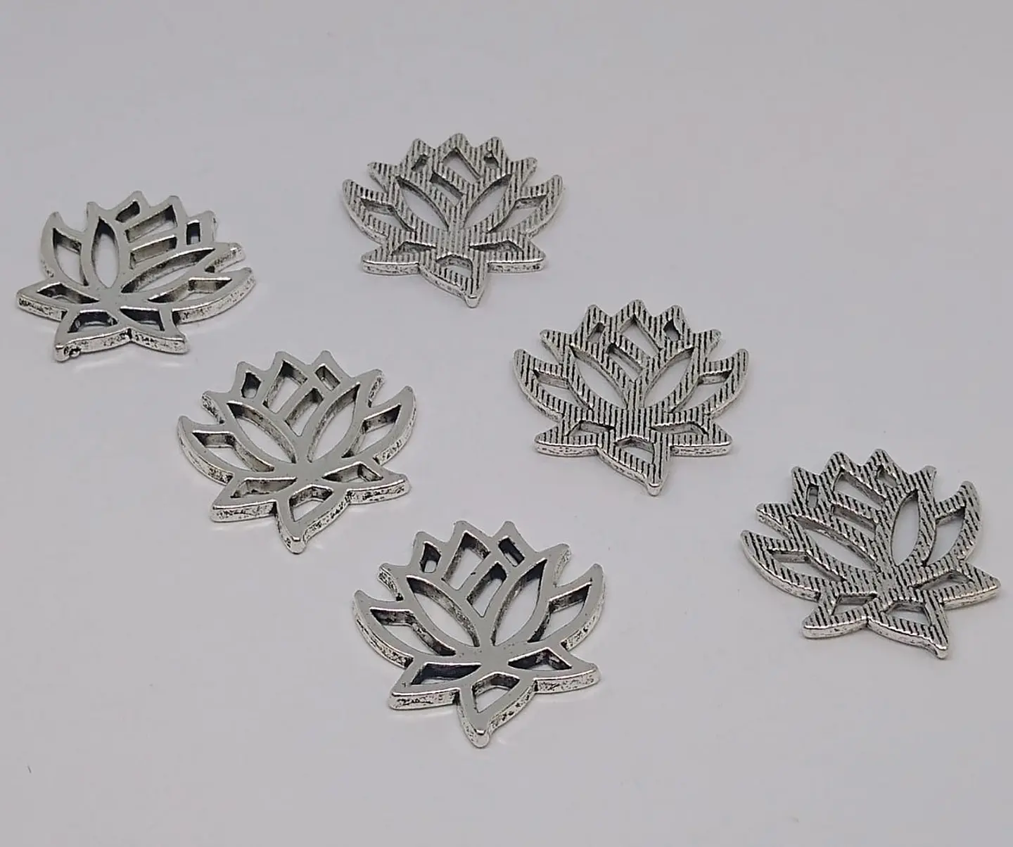 FLOR DE LOTO  EN ZAMAK A42577 1