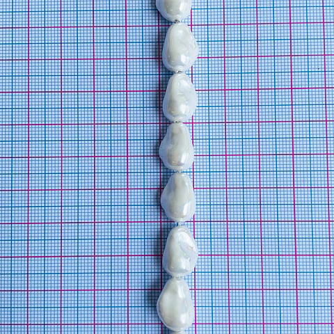 PERLA ✦ SHELL AMORFA 10*14 MM