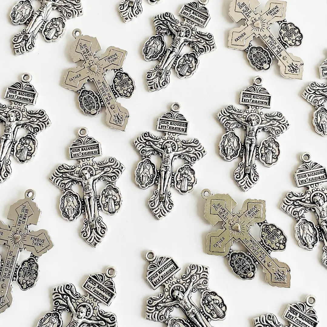 DIJE ✦ CRISTO DEL PERDÓN EN ZAMAK 1