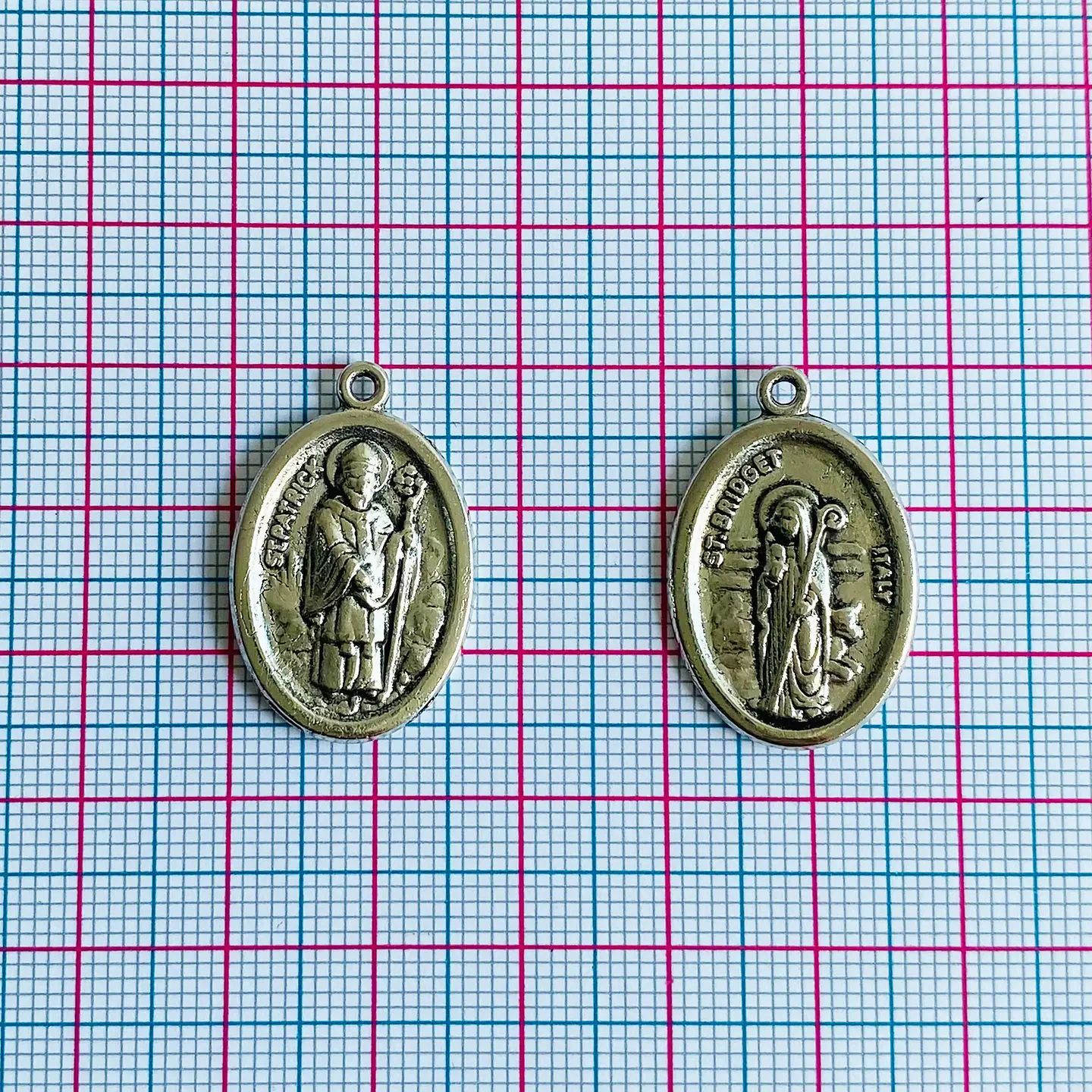 DIJE ✦ SANTA BRIDGET / SAN PATRICIO EN ZAMAK 2
